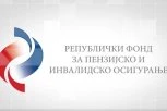 PIO FOND HITNO UPOZORIO GRAĐANE: Kucaju na vrata i nude poklone, a kada prođe mesec, novac nestaje sa računa!