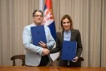 ČAK 147 SRPSKE DECE IDE BESPLATNO NA LETOVANJE: Đurđević Stamenkovski sa Crvenim krstom potpisala najlepši ugovor
