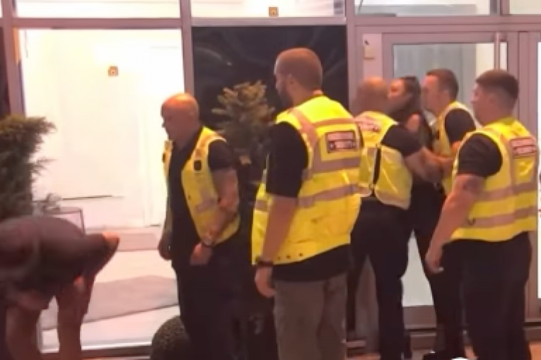 Tuča Maje Marinković i Asmina Durdžića
