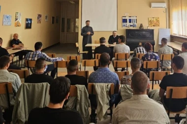 NIKO NIJE ZAUVEK IZGUBLJEN ZBOG SVOJE PROŠLOSTI: Evo šta je rektor Niške bogoslovije poručio štićenicima Kazneno-popravnog zavoda u Valjevu