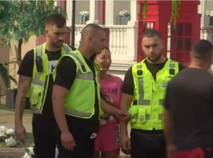 OBEZBEĐENJE ISPRATILO UNAKAŽENU STARLETU! Maja Marinković DOBILA CRVENI KARTON u samoj završnici sezone, SNIMAK BEZ CENZURE ŠOKIRA! (VIDEO, GALERIJA)