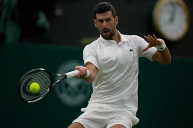 ŠAMPIONSKA PARTIJA ĐOKOVIĆA! Novak demolirao Cicipasa kao od šale i nastavio put ka 25. grend slemu!