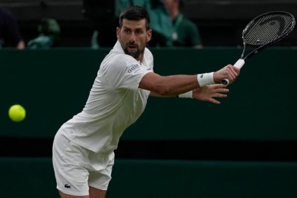 NOVAK ŽELI DA SPREČI SENZACIJU: Đoković udara na neugodnog Rinderkneša