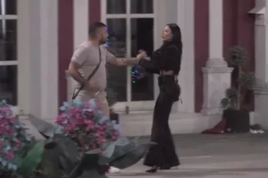 VRHUNAC BESNILA MAJE MARINKOVIĆ: Saznala za Asmina i Sofiju, obezbeđenje hitno moralo da reaguje! PREKID PROGRAMA! (VIDEO)