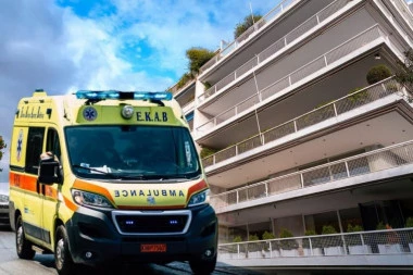 JEZIVA DRAMA SRPSKE PORODICE NA SARTIJU! Žena vrišteći izletela iz apartmana i molila za pomoć - DVOJICA GRKA NISU DOZVOLILA DA SE DESI NAJGORE!