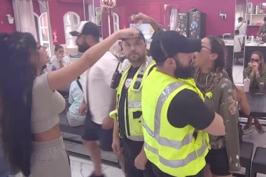 GLEDAOCI "ELITE 9" NAPRAVILI KARAMBOL U BELOJ KUĆI: Ovo pitanje NIKAKO NIJE SMELO DA SE PROČITA - Aneli i Stanija ZARATILE NIKAD JAČE! (VIDEO)