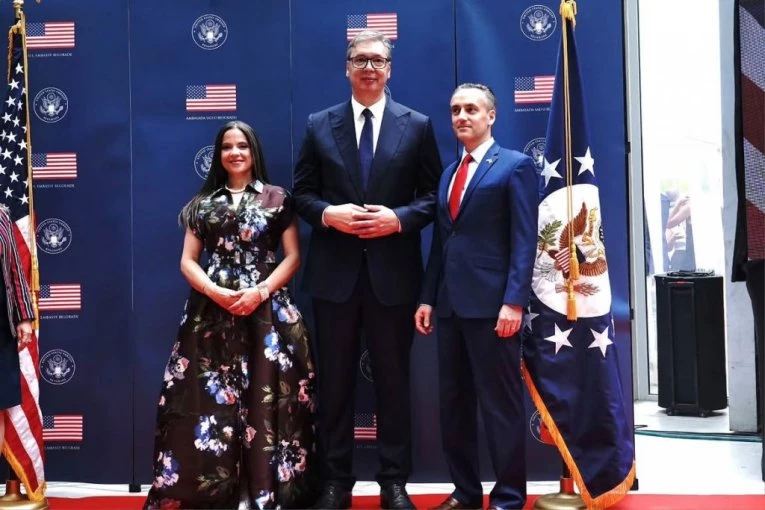 VUČIĆ TRAMPU I AMERIČKOM NARODU ČESTITAO DAN NEZAVISNOSTI: " Verujem da naše istorijsko savezništvo može da bude dobar temelj za izgradnju još boljih odnosa"! (FOTO)