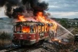 UŽAS! Zapalio se šinobus na pruzi Niš-Svrljig!