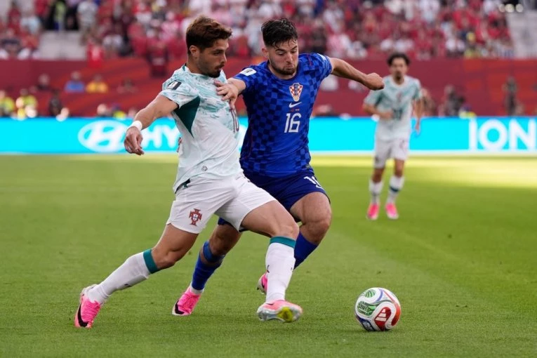 PORTUGAL - HRVATSKA: Au, koliko sreće za "vatrene", Livaković spasio čist gol!
