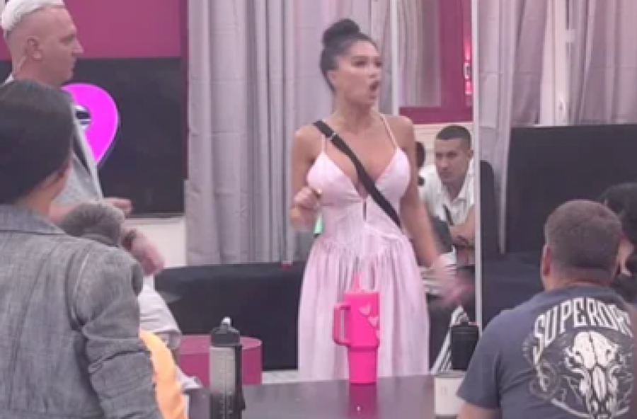 MAJINIM MONSTRUOZNOSTIMA NEMA KRAJA: Reči koje je izgovorila za Stanijinog brata NAJEŽILE čitavu NACIJU! (FOTO)