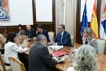 VUČIĆ SE SASTAO SA MINISTARKOM ODBRANE ŠPANIJE! Sledi dodela ordena porodici posthumno odlikovanog podoficira Vojske Srbije!