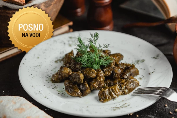 SARMICE U VINOVOM LIŠĆU NASTAJU BEZ ULJA I ZAPRŠKE, A NESTAJU SA STOLA PRVE: Recept iz Manastira Tvrdoš će vas oduševiti ukusom i jednostavnošću