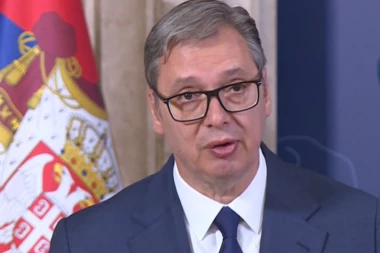 "SLUŽIM SAMO SRBIJI I SVOM NARODU!" Vučić se oglasio snažnom porukom - Ja sam slobodan čovek! (FOTO)