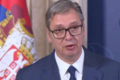 "SLUŽIM SAMO SRBIJI I SVOM NARODU!" Vučić se oglasio snažnom porukom - Ja sam slobodan čovek! (FOTO)