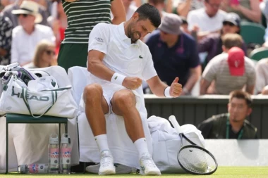 KATASTROFA! Novak Đoković povređen: Legendarni teniser zabrinuo celu Srbiju pred nastavak borbe na Vimbldonu!