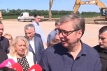 "KUKURUZ NAM IZGLEDA FENOMENALNO, JOŠ JEDNA KIŠA DA PADNE...": Predsednik Vučić ne skida osmeh s lica u Vojvodini