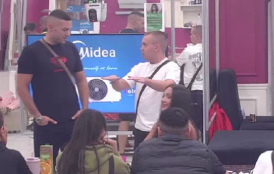 TEODORINO OGLAŠAVANJE O ANĐELU RANKOVIĆU ŠOKIRALO NACIJU: "Ostaćeš upamćen kao Džehverovićkin BIVŠI DEČKO" (FOTO)