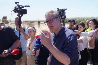 "KOD NJIH JE SVE VEZANO ZA LIČNU SUJETU": Vučić se osvrnuo na JAZ između blokadera i opozicije, pa poslao svima PREJAKU PORUKU