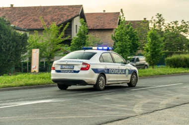 UŽAS! Gradski autobus sleteo sa puta u Ovči
