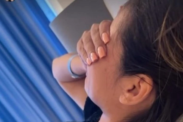 NAŠA PEVAČICA HITNO HOSPITALIZOVANA NAKON NASTUPA! Poznati detalji nezgode, U OVAKVOM STANJU PRIMLJENA U BOLNICU! (GALERIJA)