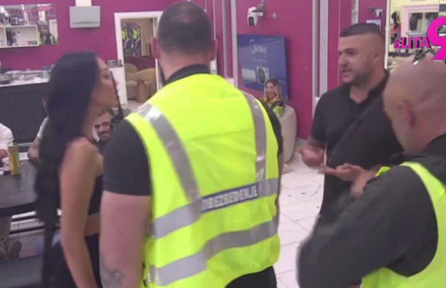 HITAN PREKID EMISIJE! Voditelj uneo informaciju iz spoljnog sveta, Asmin PODILJAO, pa se ZALETEO na Maju, OBEZBEĐENJE ga jedva obuzdalo!
