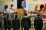 JEFTINE UBICE IZ ŠKOLSKIH KLUPA: Kako mafija manipuliše decom i kupuje likvidacije za 1.000 evra
