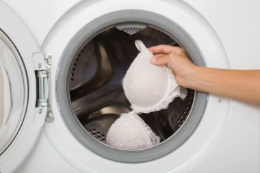 Lekari otkrili PRAVILO koje šokira: Koliko puta možete nositi brushalter PRE PRANJA - većina žena greši