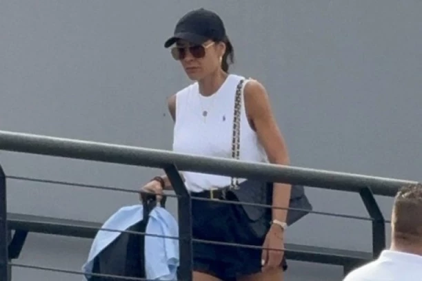 FATALNA DRAGANA MIĆALOVIĆ POKAZALA ATRIBUTE, SEVNULE IZVAJANE BUTINE! Da li je ona najzgodnija prirodna glumica u Srbiji? (FOTO, VIDEO)