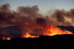 FRANCUSKA U PLAMENU! Besne požari u zemlji, evakuisano 10.000 ljudi, na snazi CRVENI ALARM, oglasio se HITNO i Makron! (VIDEO)