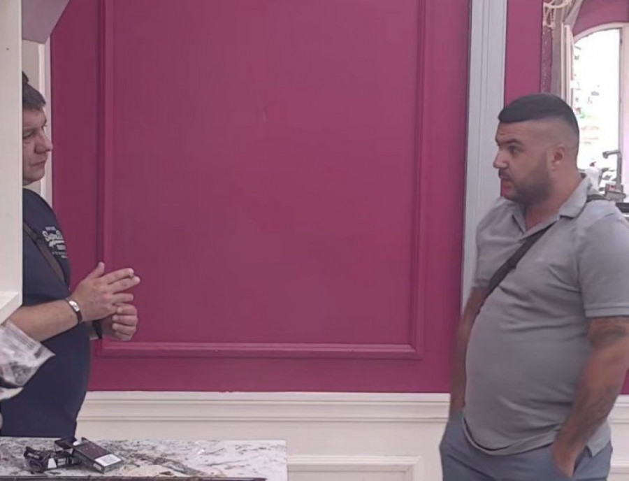 UNAKAŽENI ASMIN ZADAO POSLEDNJI UDARAC! Evo šta je izazvalo žestoku reakciju cimera, DESIO SE POTPUNI SUNOVRAT! (VIDEO, GALERIJA)