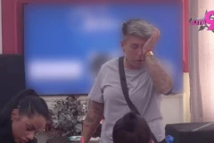LJUDI, ŠTA SE DEŠAVA SA MATOROM?! Rijaliti-učesnica PLAČE KAO KIŠA - Ovo ju je slomilo na KOMADE! (VIDEO)