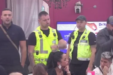 VODITELJ UNEO INFORMACIJU IZ SPOLJNOG SVETA: Obezbeđenje HITNO moralo da uleti, Luka nasrnuo na Anitinog bivšeg! (FOTO)