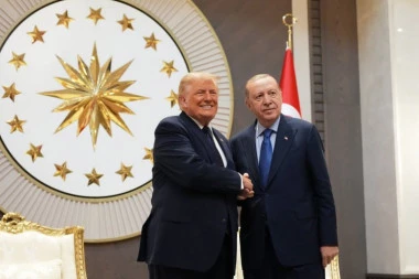 TRAMP STIGAO U ANKARU! Erdogan ga lično dočekao, svet čeka odluke NATO lidera! (FOTO, VIDEO)