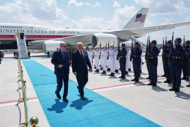 TRAMP PRELOMIO? Evo šta je američki predsednik rekao Erdoganu o prodaji borbenih F-35 aviona!