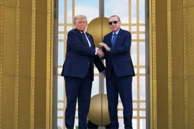HAOS NA SAMITU NATO! Tramp ŽESTOKO udario na saveznike, potpuno je POBESNEO: Ne bih ni dolazio da nije njega, razočaran sam!