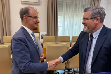 U FOKUSU UBRZANJE REFORMI! Premijer Macut održao konsultacije sa ministrima! (FOTO)