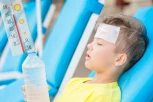 DOVOLJNO JE 5 MINUTA DA DETE UPADNE U TOPLOTNI UDAR I KOLABIRA! Pedijatar upozorava: Ove stvari mališani nikako ne smeju da rade tokom leta!
