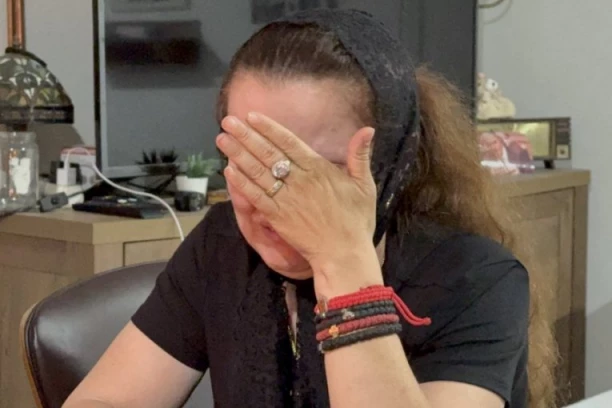 ĆERKE ANDRIJE BAJIĆA STIGLE NA VMA: Naslednice pokojnog pevača prošle pored Male Cane, ovako je jutros oplela o njima!