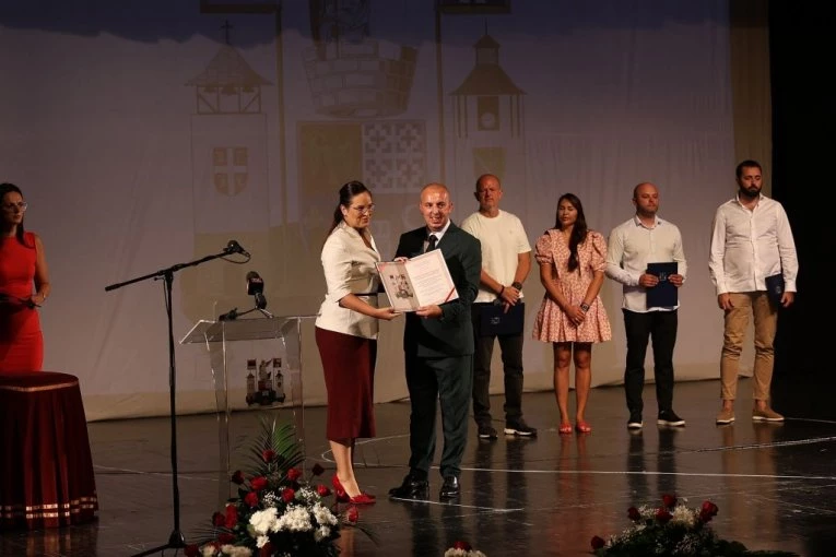 MINISTARKI PAVKOV URUČENO PRIZNANJE: U Prijepolju najviši ekološki standardi na delu