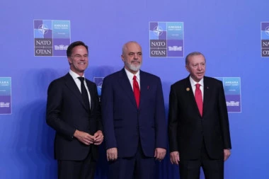 ERDOGAN ŠOKIRAO LIDERE NATO! Uručio im poklon koji je izazvao NEVERICU i završio u ambasadama pod posebnim procedurama!