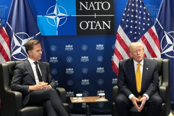 TRAMP SE POSVAĐAO SA CELOM EVROPOM! Američki predsednik ŽESTOKO udario na Španiju i Italiju, pa ponovo pokrenuo i pitanje Grenlanda! (VIDEO)