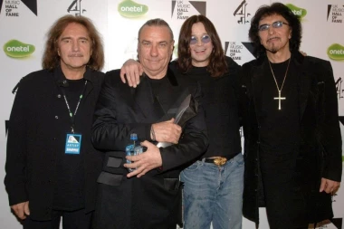 LEGENDARNI MUZIČAR PRIKOVAN ZA KOLICA: Rokam dok ne umrem! (FOTO)