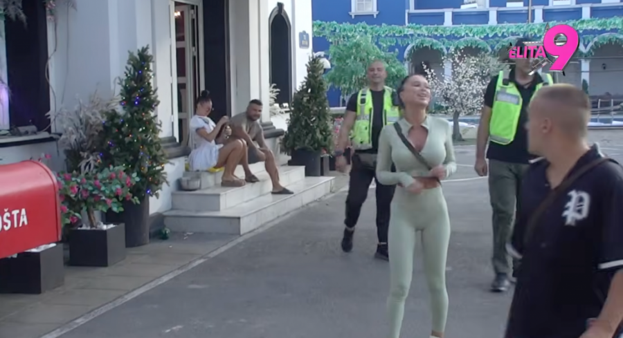 STANIJA SPAVA NA POSTELJINI NA KOJOJ SU MAJA I ASMIN IMALI VRELU AKCIJU!?! Spremite kesu za povraćanje - REGION ZGROŽEN! (VIDEO)
