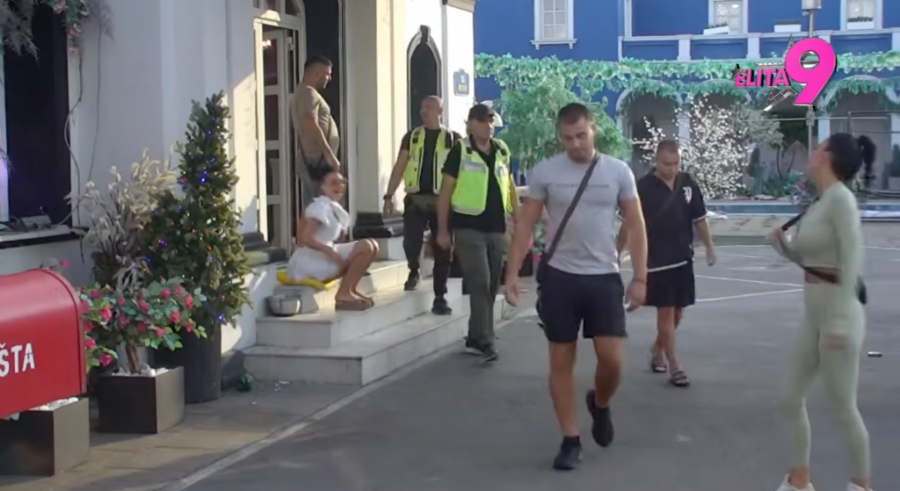 STANIJA SPAVA NA POSTELJINI NA KOJOJ SU MAJA I ASMIN IMALI VRELU AKCIJU!?! Spremite kesu za povraćanje - REGION ZGROŽEN! (VIDEO)