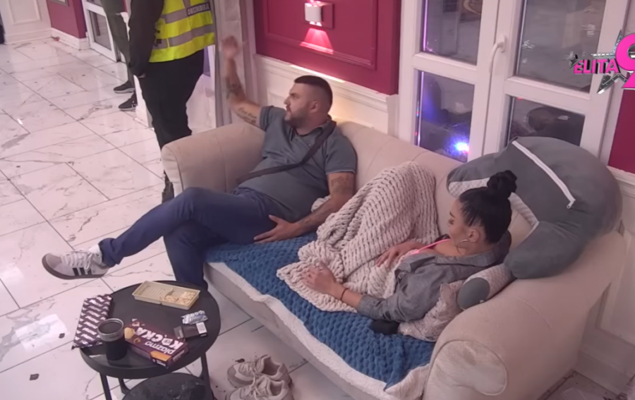 ZBOG MONSTRUOZNE SCENE ZAUSTAVLJEN PROGRAM NA PINKU! Obezbeđenje hitno dojurilo po podivljalog Asmina, nastao lom!