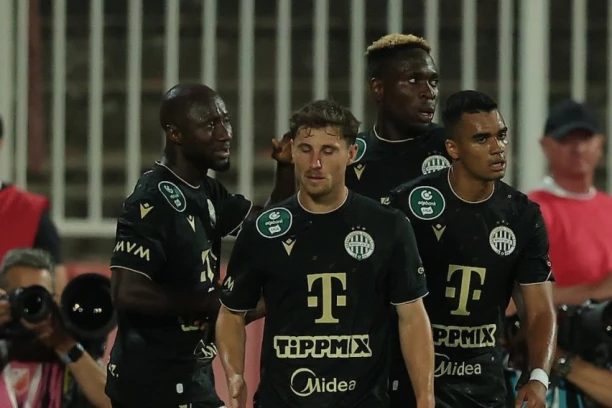 UEFA, REAGUJ, PROTERAJ MAĐARE: Zbog onoga što su navijači Ferencvaroša istakli protiv Vojvodine mora biti sankcija (FOTO)