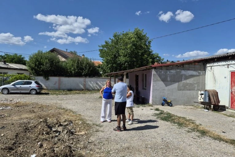 KABLARU POTREBNA TRAJNA REŠENJA: Stanovnici razgovarali o problemima koji godinama opterećuju njihove porodice