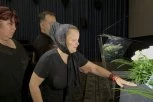 MALA CANA KOLABIRALA NA KOMEMORACIJI: Kad je ugledala sliku pokojnog Andrije ispustila JEZIV KRIK! (VIDEO)