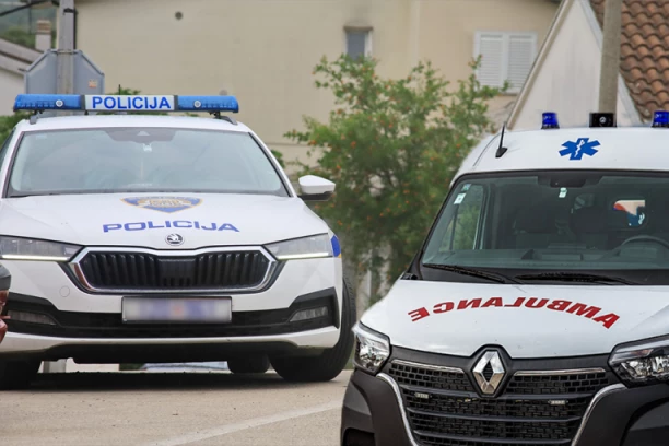 HOROR U HRVATSKOJ! Policajki zario nož u grudi prilikom intervencije - POLICIJA POZVANA ZBOG NASILJE U PORODICI!