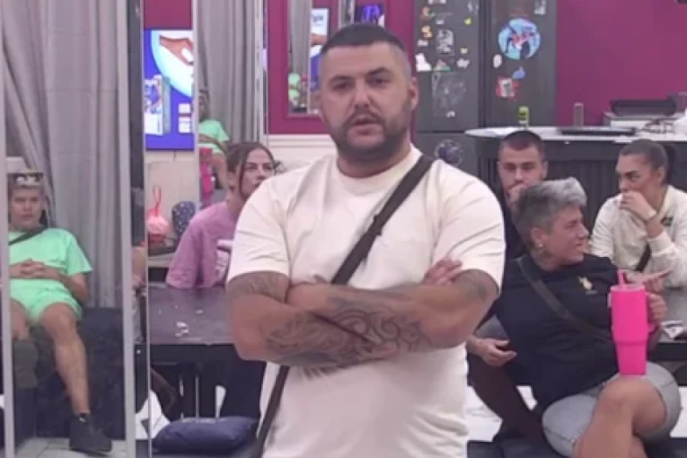 OVO NEĆE IZAĆI NA DOBRO - Asmin Durdžić hitno PREKINUO emisiju, saznao informacije iz spoljnog sveta, pa uradio OVO pred milionima!